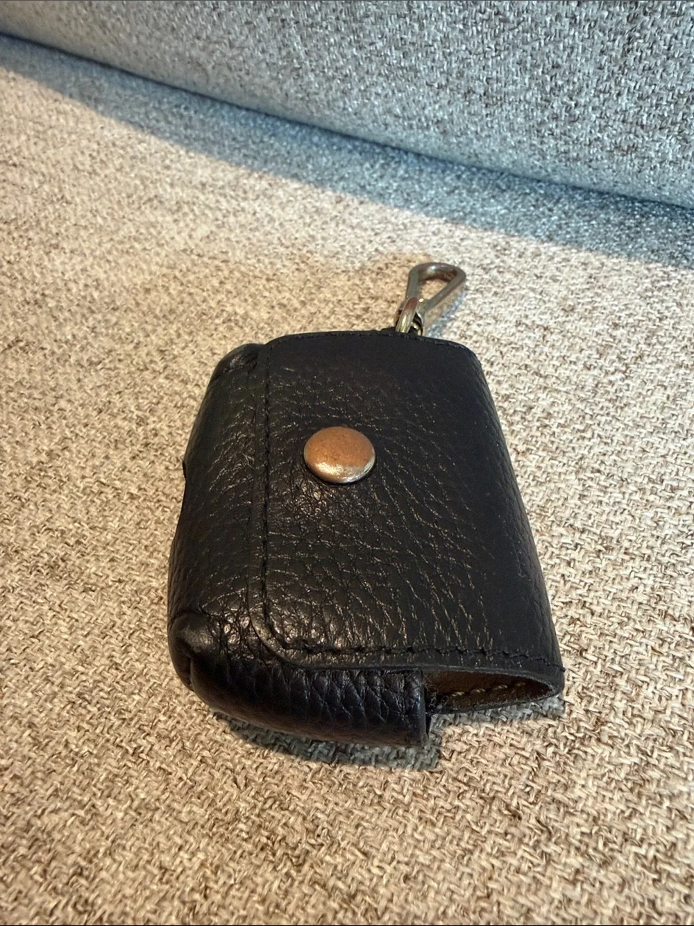 Bandolier Avery AirPod Clip-on Pouch very well loved